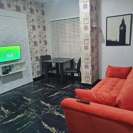 Cozy Private Studio-Apartment In Wuse 2 อาบูจา ภายนอก รูปภาพ